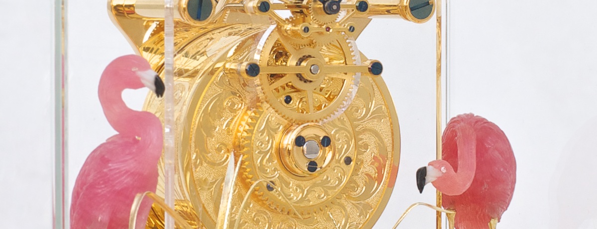 Tischuhr mit Platine aus Bergkristall und Tourbillon