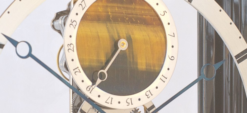 Horloge de table avec la date et la phase de lune